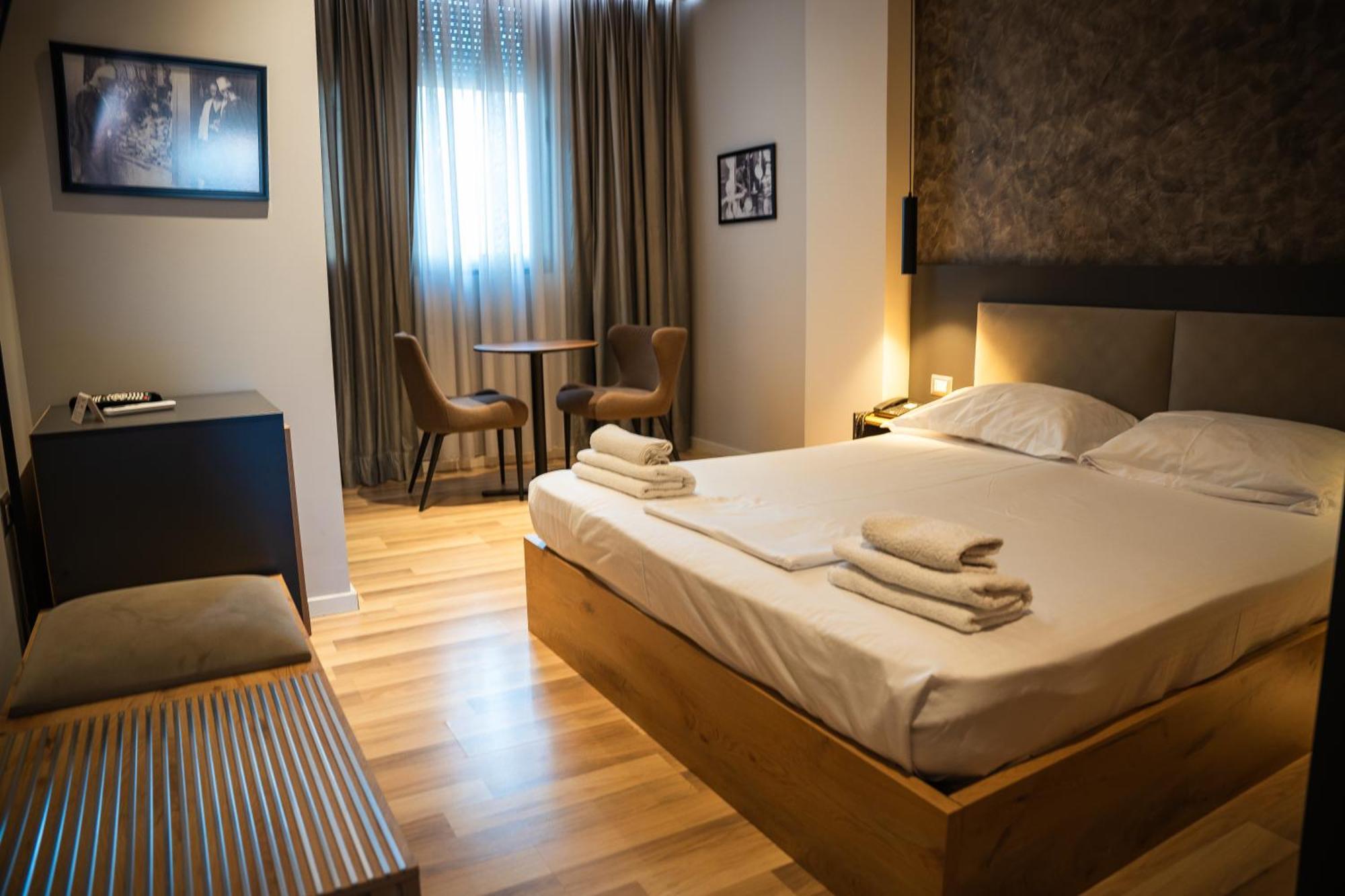 Center Boutique Hotel Tirana Exterior foto